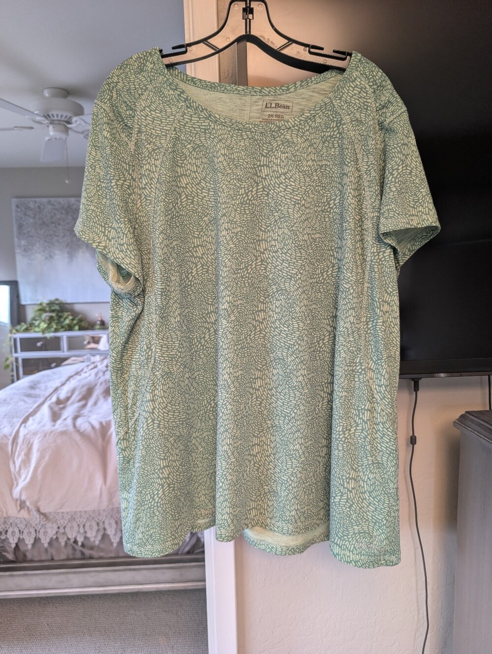 L.L. Bean Women's Trail Tee Size 2X Reg Green Pattern Short Sleeve Performance